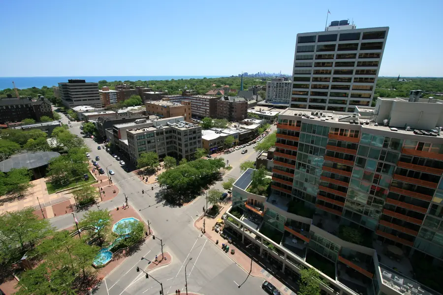Fountain Square in downtown Evanston